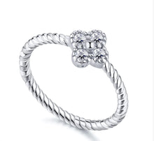 Load image into Gallery viewer, Clyde Clover .925 Ring