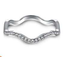 Load image into Gallery viewer, Willard Wavy Band .925 - Sz 6
